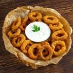 Onion Rings With Bloomin’ Onion Dipping Sauce